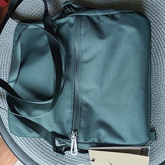 Nike Crossbody Bag - Picture 15 of 16